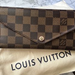 Louis Vuitton Button Wallets for Women