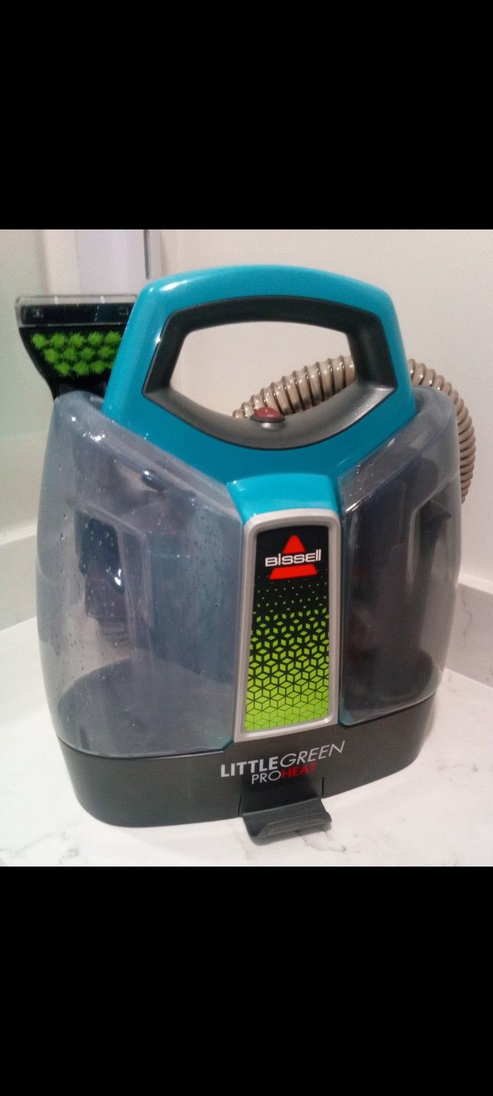 BISSELL VACUUM CLEANER 