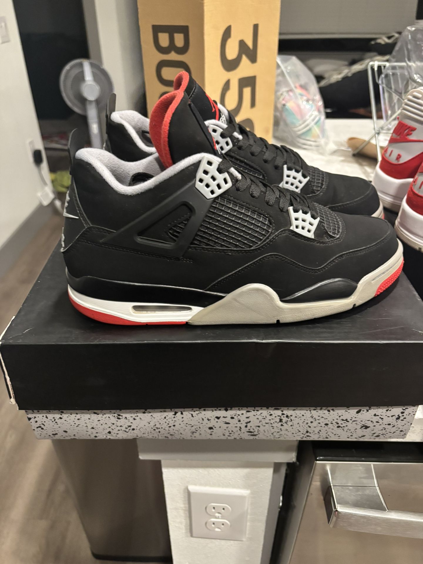 2019 Jordan 4 Bred Size 11