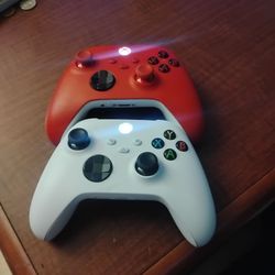 Xbox Series S/X Controllers Bundle – Red + White – Works Great