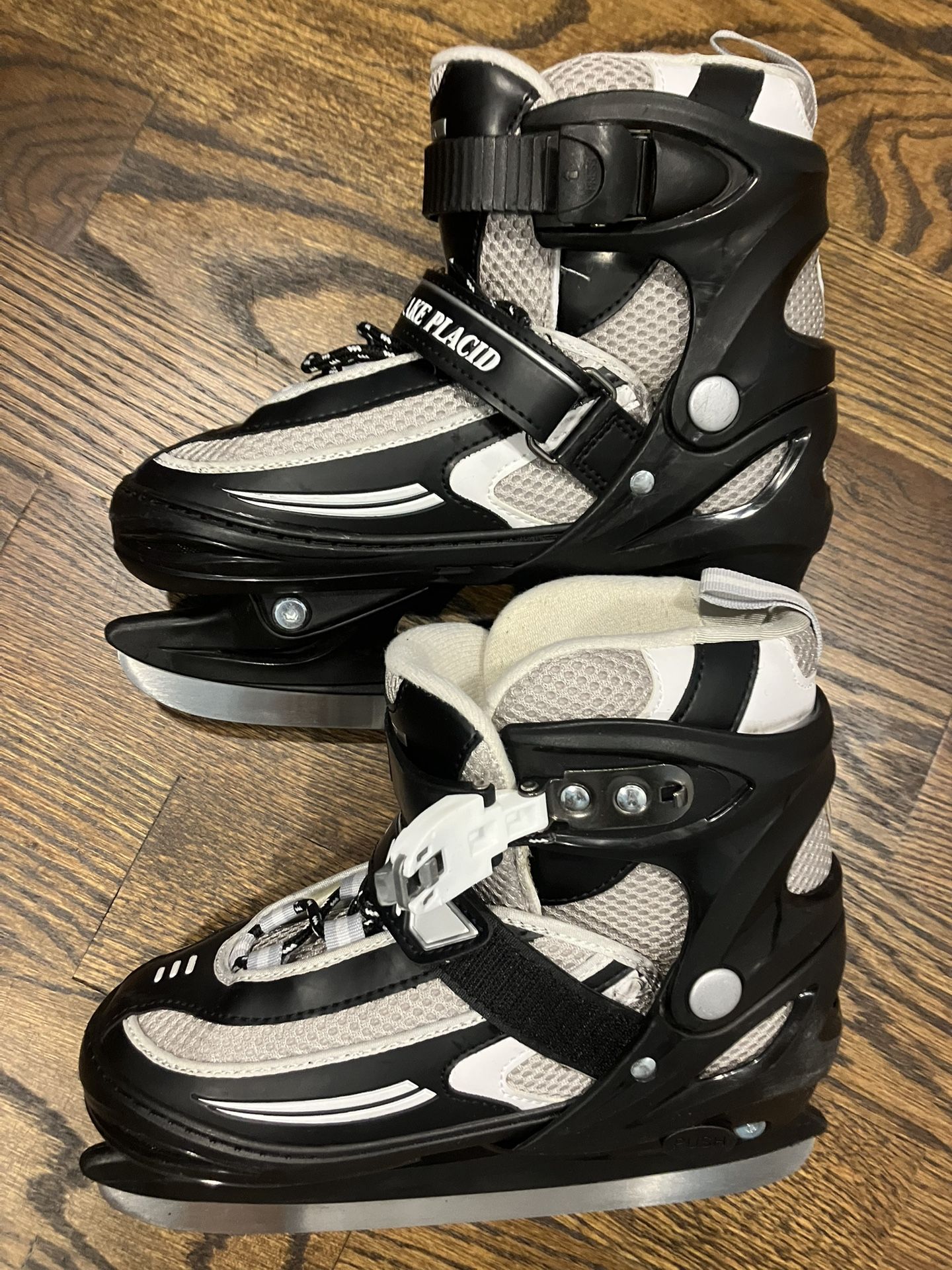 Lake Placid Boys Adjustable Ice Skates size 1 - 4