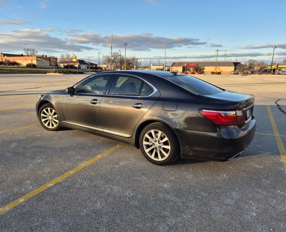 2010 Lexus LS 460