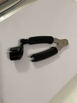 Guitar String Twister