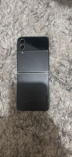 Damaged Galaxy Z Flip 4 Needs Screen Repair/Back Cracked Slightly