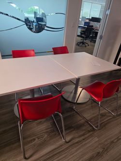BREAKROOM TABLE WITH 4 CHAIRS, BEAUTIFUL ONLY $259