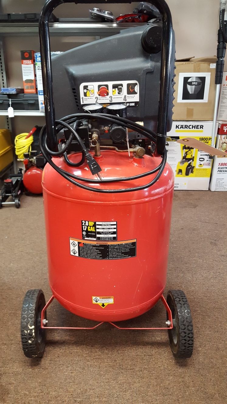 Central Pneumatic 17 gallon air compressor for Sale in Deltona, FL