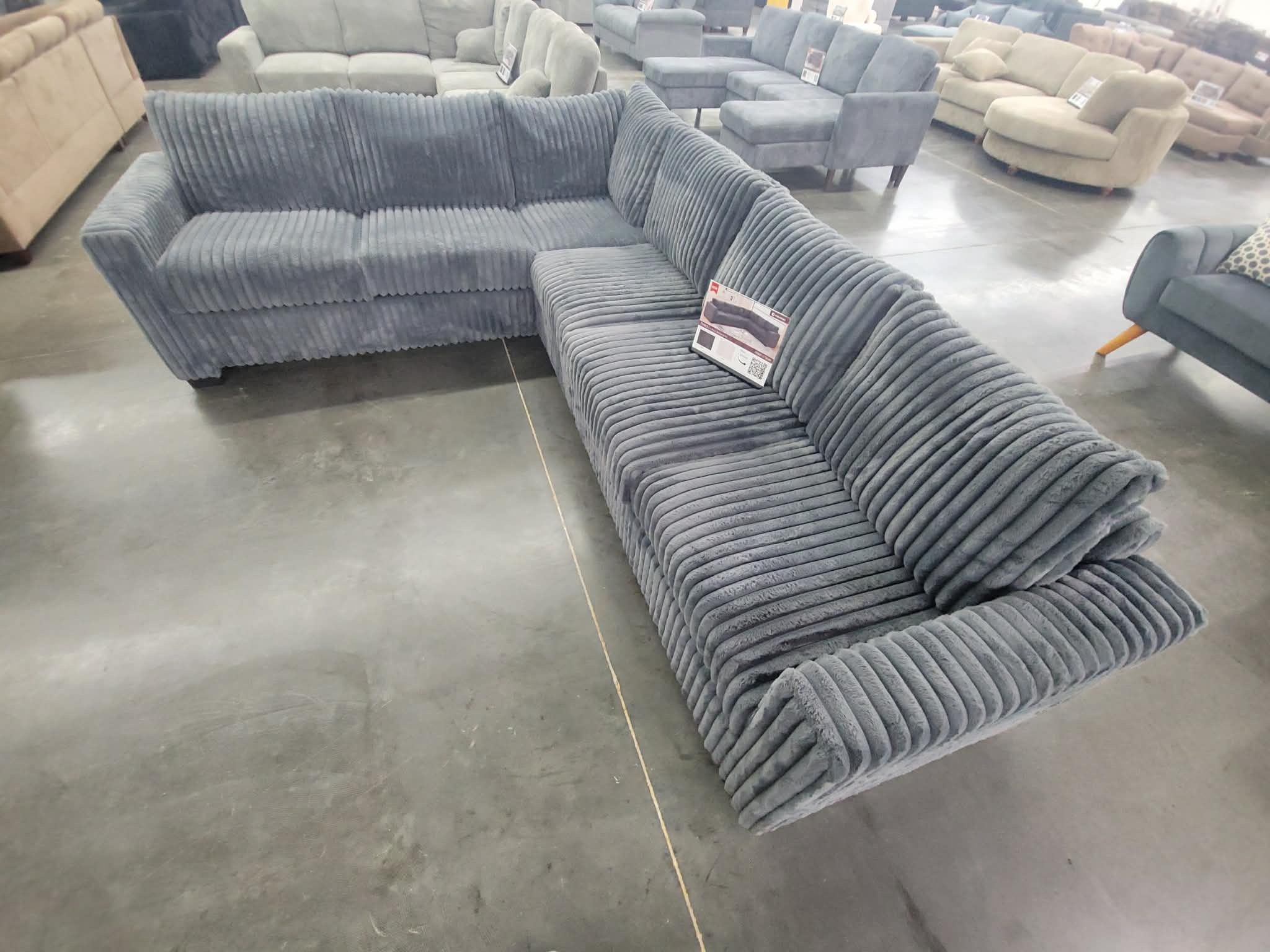 New Sectional Couch 119x92’ ! Free Delivery 🚚!