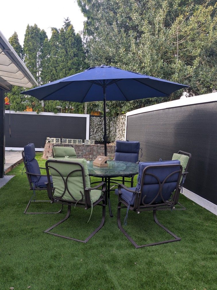 8 Piece Outdoor Table /Chairs/Umbrella Set