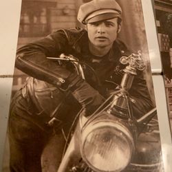 Set Of 2 Vintage Marlon Brando Postcards  