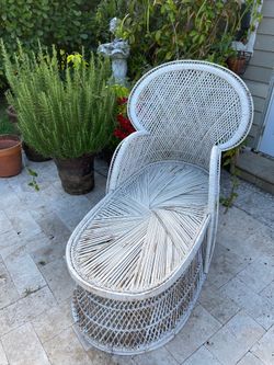 Peacock Chair Longer
