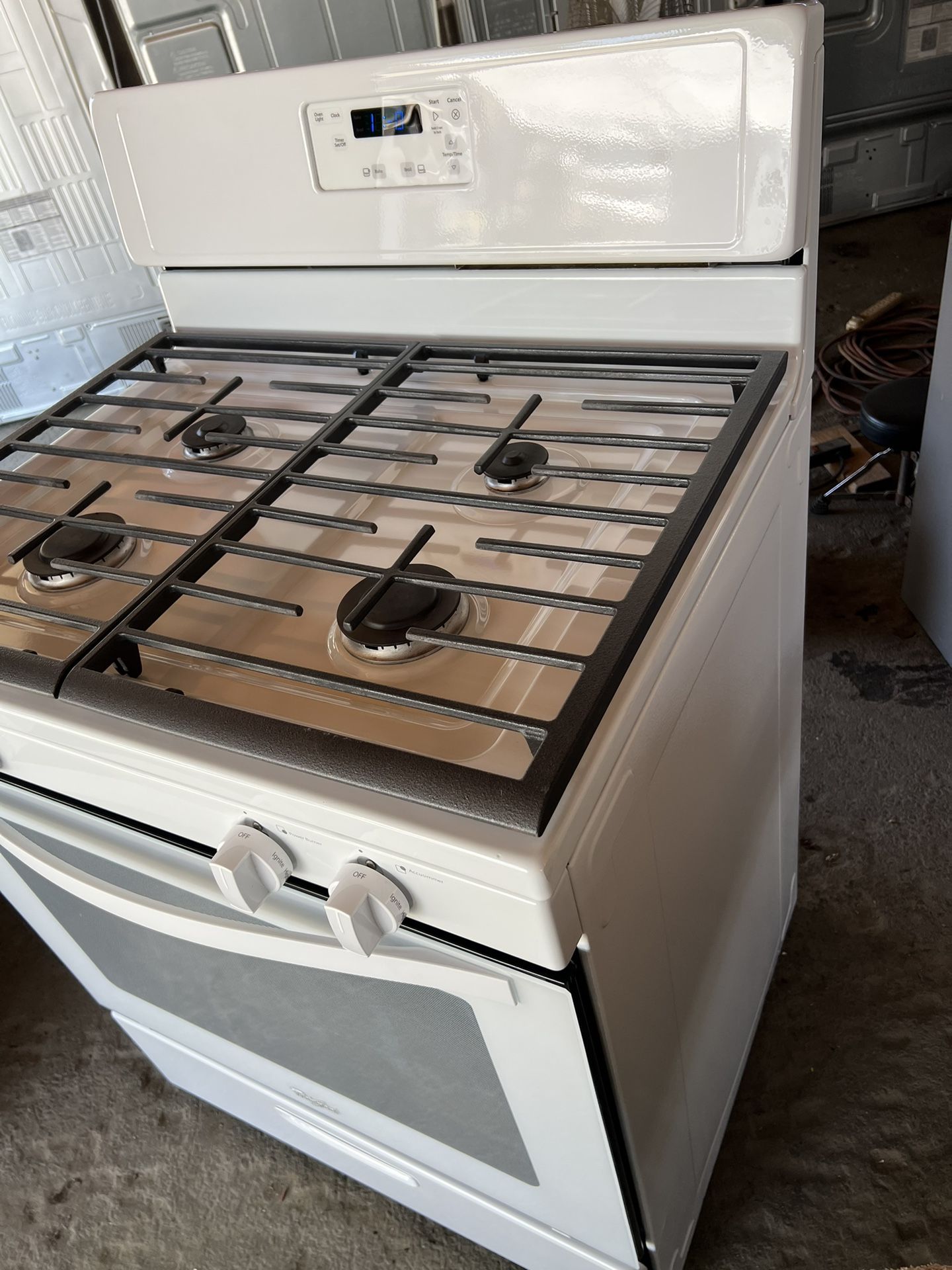 Estufa de 4 quemadores De gas propano for Sale in Montclair, CA - OfferUp