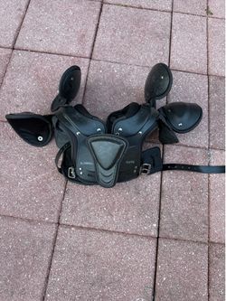 Xineth football pads