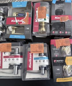 Bed And Bath & Keyed Entry Door Nobs 