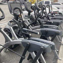 Cybex 772 Arc Trainer Elliptical 