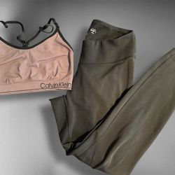 Calvin Klein Sports Bra & Black Yoga Pants Size Medium 
