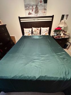 Queen bedroom set