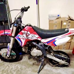 Apollo RFZ X15 Dirt Bike