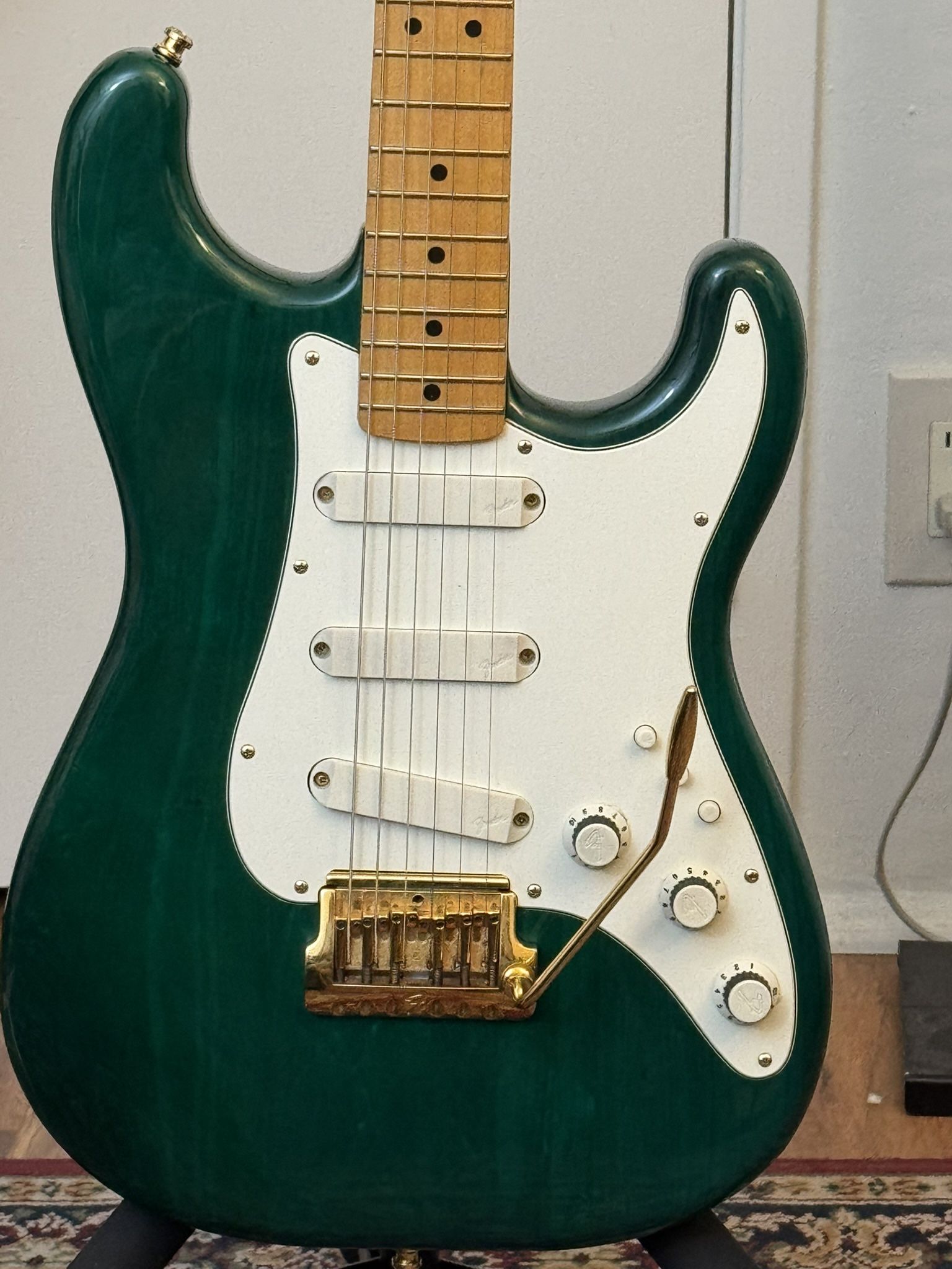 Vintage 1983 Fender USA Gold Elite Emerald Green Stratocaster Near Mint