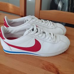 Nike Cortez Women's Size 9