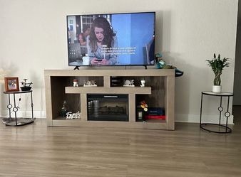 TV Console with Electric Fireplace// Mueble para Televisor con Chimenea Eléctrica