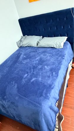 Full size bed