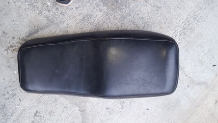 1981 Suzuki gs650 seat