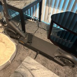 Navee Full suspension Scooter Like New  Electric Scooter