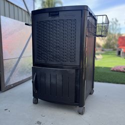 Portable Ice Cooler/Chest