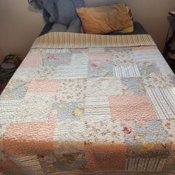 Quilted Comforter - Queen