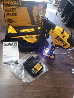 DEWALT 15 GA ANGLED FINISH NAILER KIT