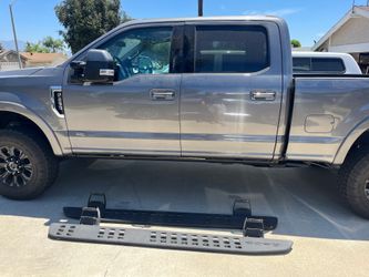 Running Boards/Side Steps / Rails F250 Like New