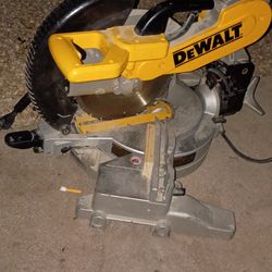 DeWalt saw