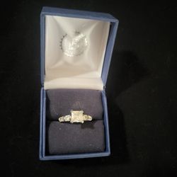 Gorgeous Bradford Exchange Silver Ring With Large Princess Cut Center Stone With Round Brilliant And Emerald Cut Accent Stones! Must See! 