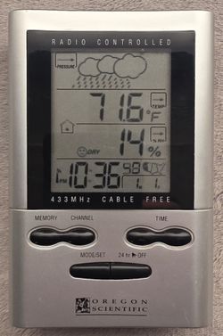 Oregon Scientific Wireless Weather Station Clock Thermometer Hygrometer