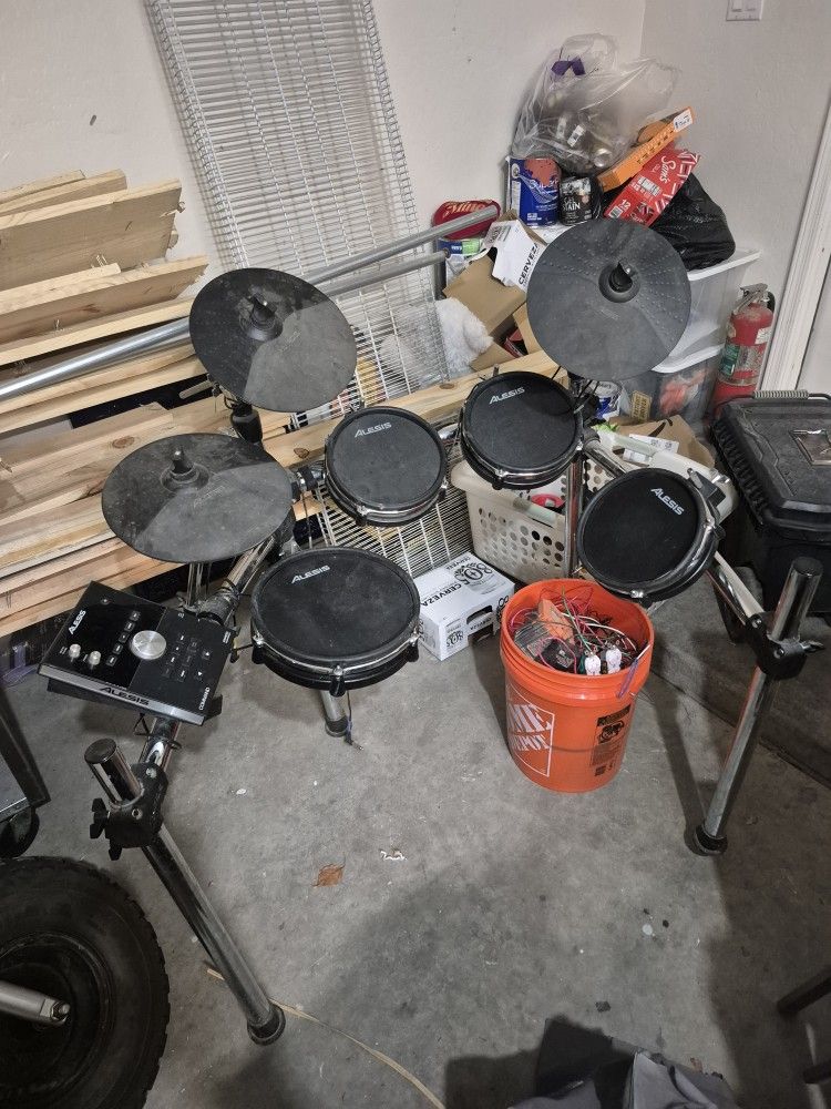 Alesis Drum Set