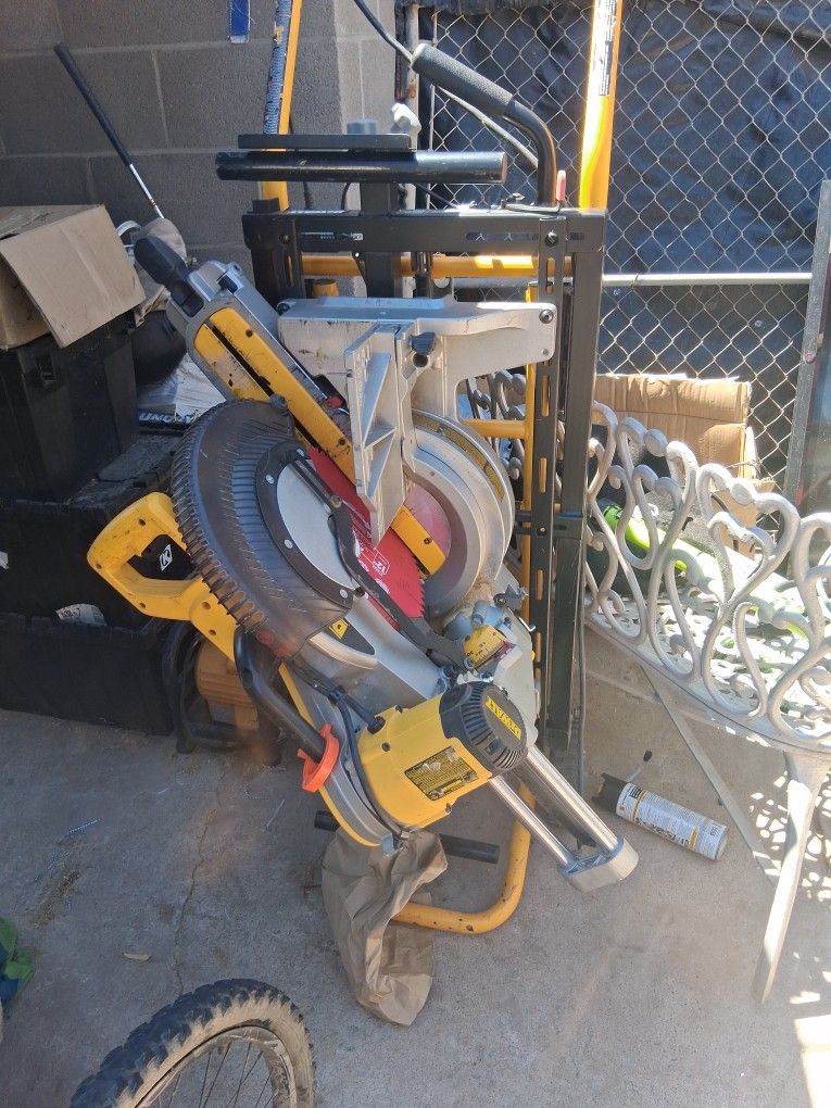 Dewalt Saw