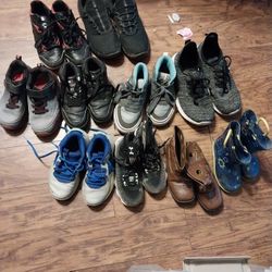 Good Condition used kids' sneakers. Football cleats. 