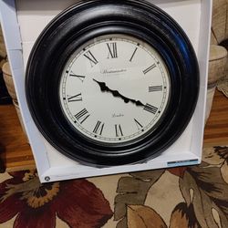 New Westminster London 30 in wall clock wood look frame$20