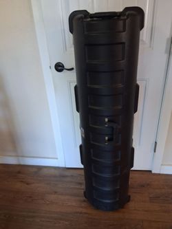 Hard case. Golf ,golfing, equipment, travel traveling case