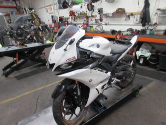 PARTED OUT - 2019 19-22 Yamaha YZFR3 R3 - Motorcycle parts - 002044
