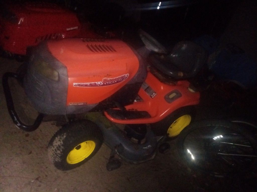 Husqvarna Yth2148 21 Horse Vanguard With A 48 Inch Cutting Deck