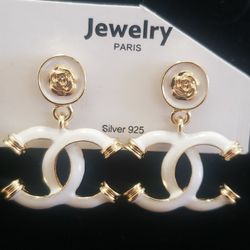 Fashion White And Gold Earrings...925 Post 