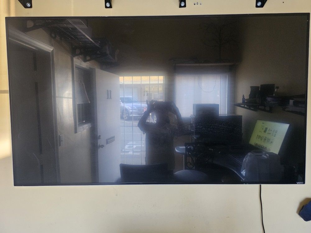 Vizio 65" Smart TV- Works Great! 65 inch TV