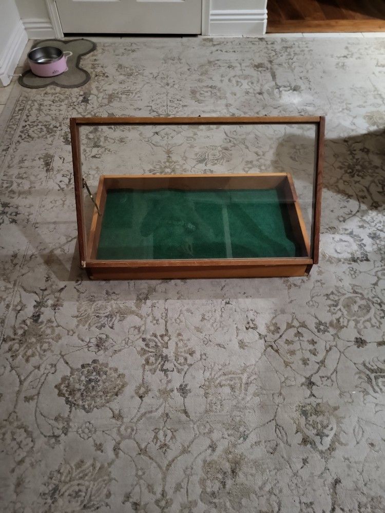 Display Box. Wooden Custom Jewelry Display
