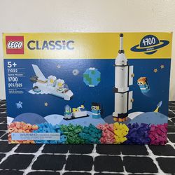 Retired 2022 LEGO Classic Space Mission 11022- NEW