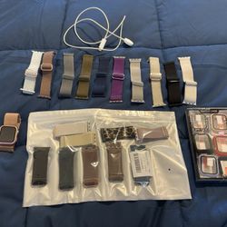 Apple Watch SE 2nd Gen 4mm Bundle (FULLY WORKING)