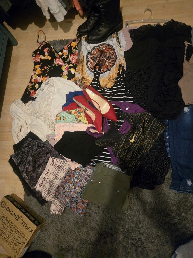 Womens Clothing Lot (M/L)