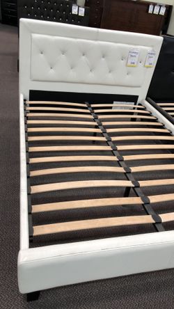 BRAND NEW QUEEN BED FOR ONLY $300 MATTRESS INCLUDED 💥 $20 DELIVERY 💥NO SET UP💥 • We do not assemble • Brand new in box • Hardware & instructions i