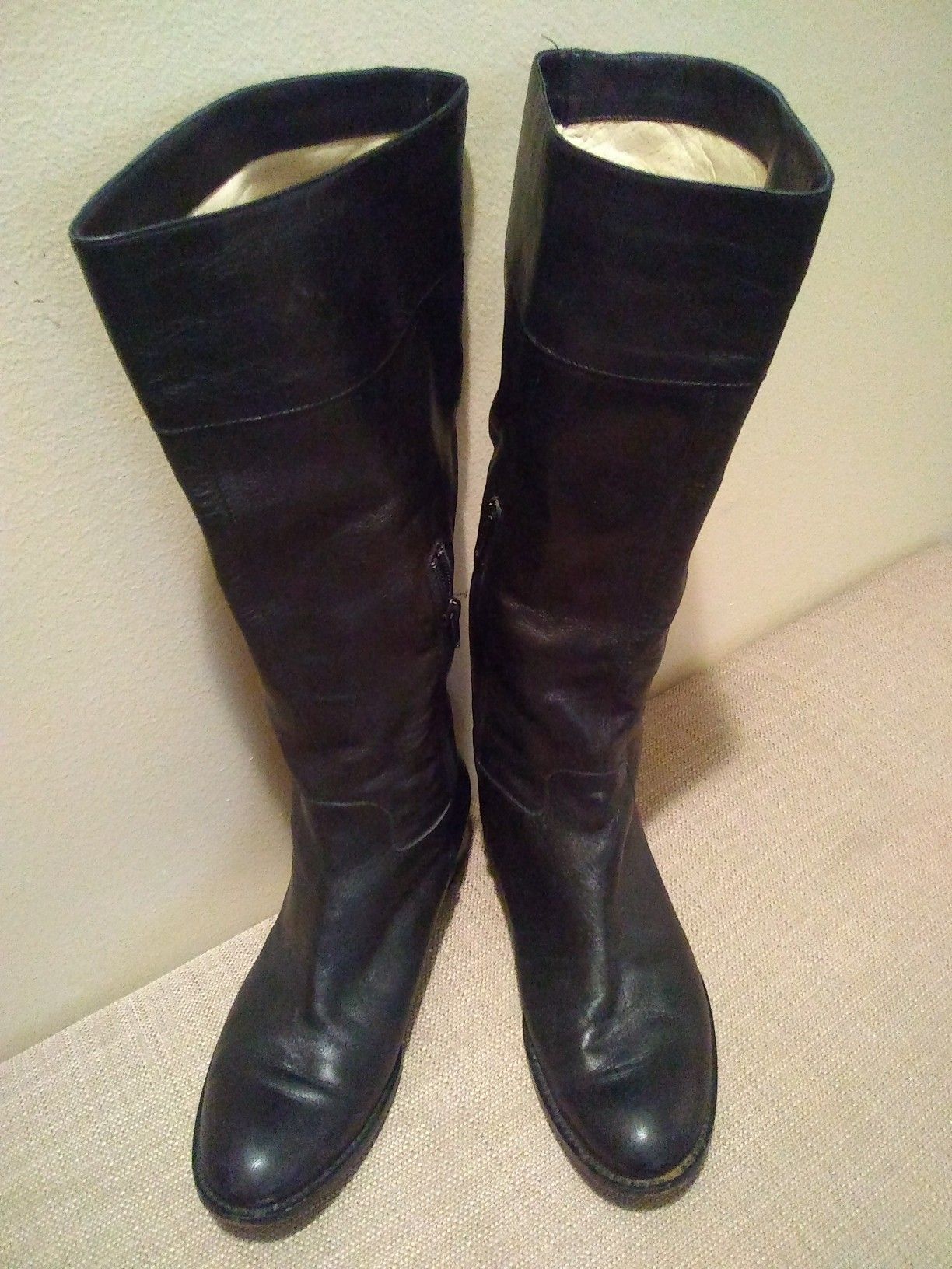 Via Spigia black leather knee high boots Woman's 8 1/2