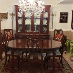 China Hutch, Dining Table plus extender, 6 chairs